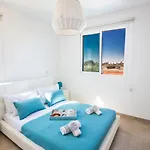 Seaspray Villa *