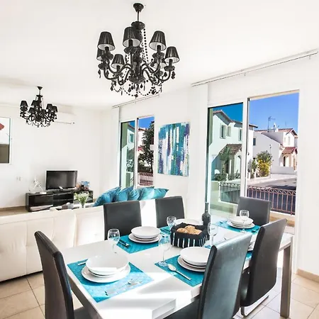 Seaspray Villa *